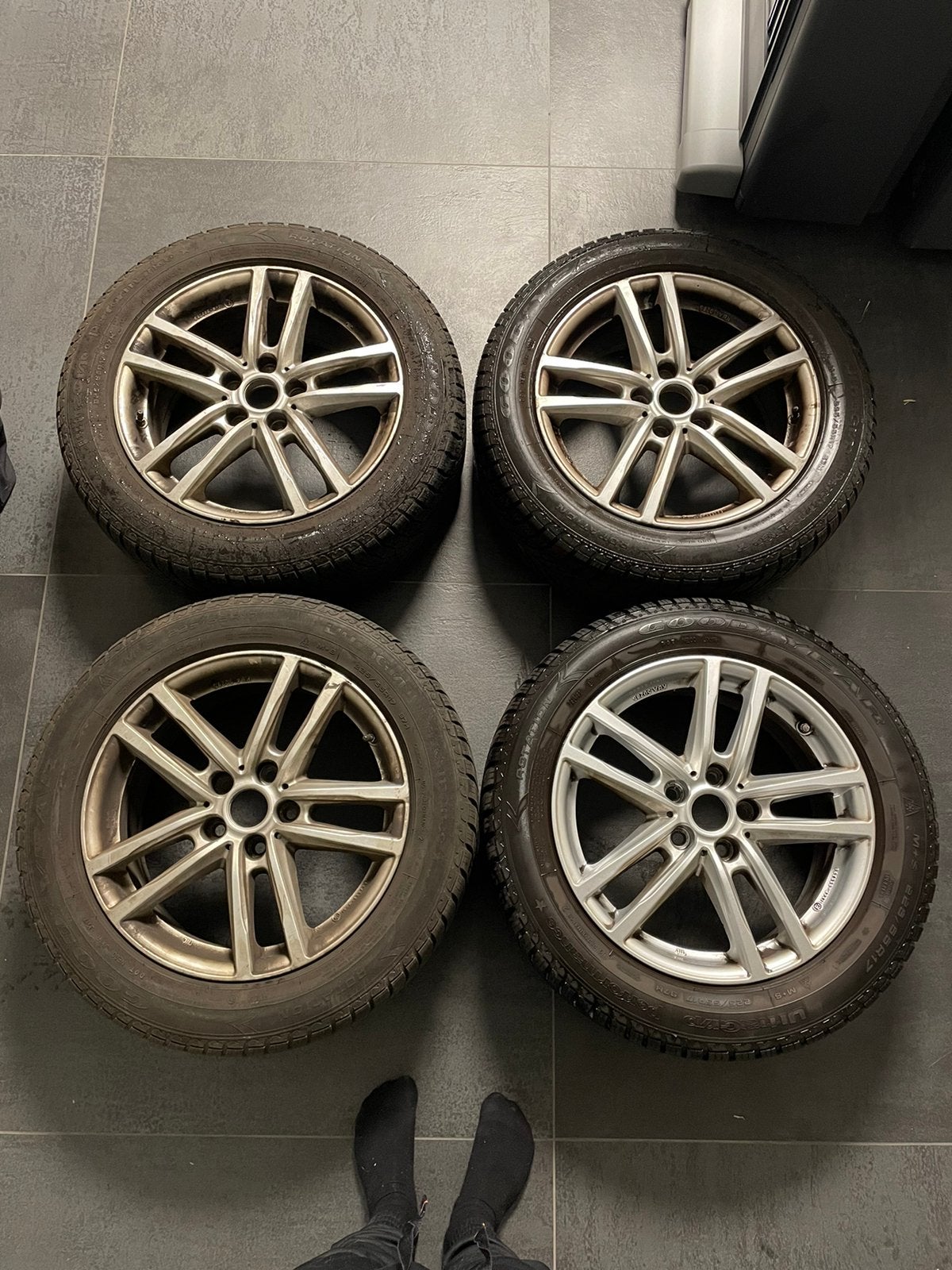 Pneus d'hiver avec jante BMW X2 225/55R17 97H Goodyear, Autos : Pièces & Accessoires, Pneus et Jantes, Pneus hiver, Véhicule de tourisme