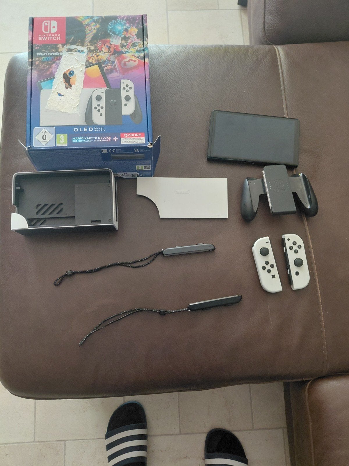 Nintendo Switch OLED, Enlèvement, Comme neuf, Avec 2 manettes, Switch OLED