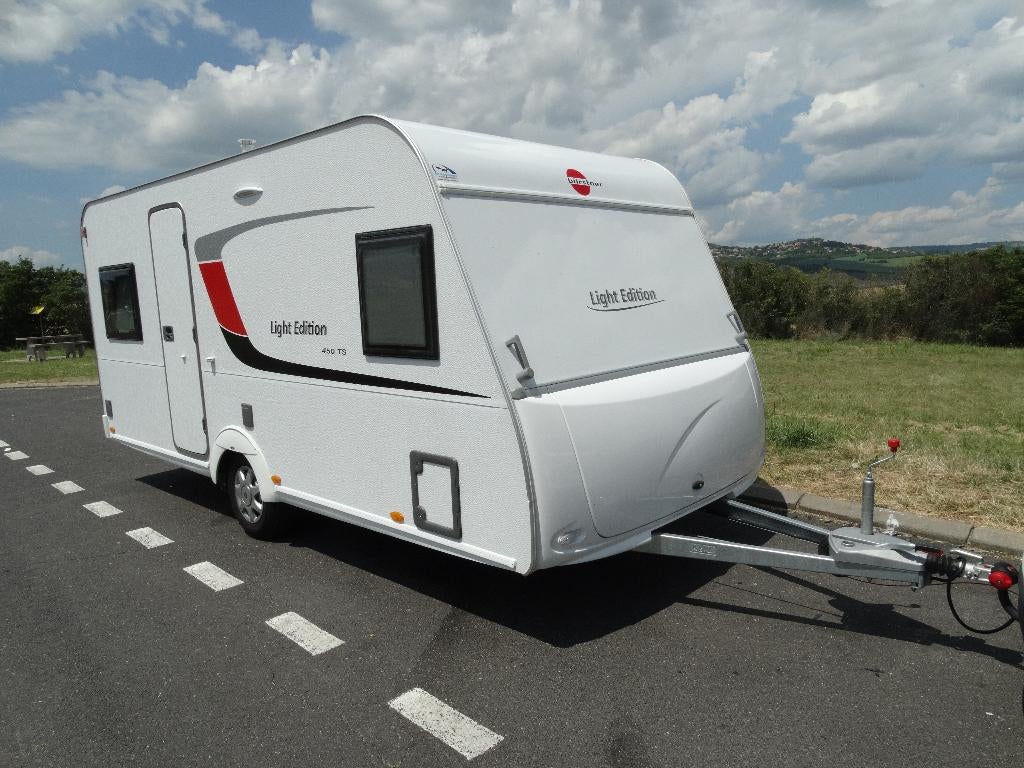 Burstner 450 TS Premio Light Edition Caravan met mover tent, Poêle, Jusqu'à 4, 6 à 7 mètres, 750 - 1000 kg