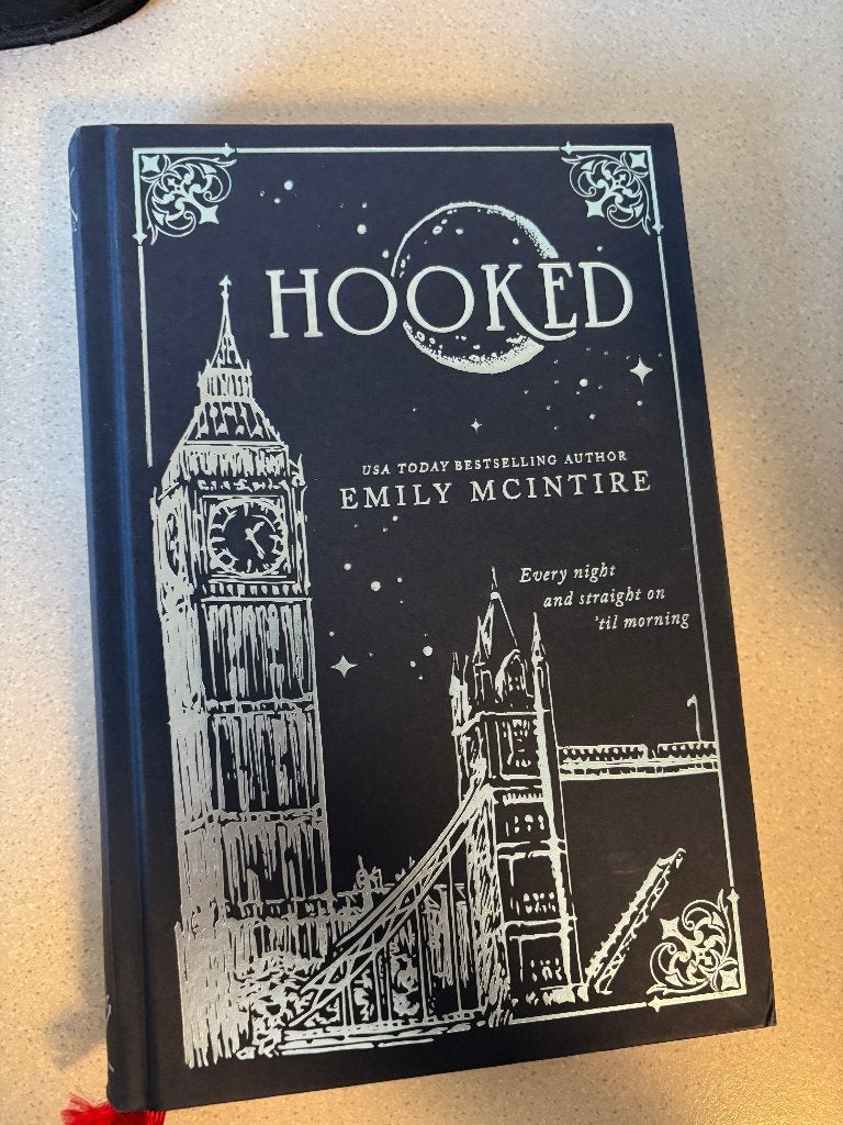 hooked, België, Emily Mcintire, Ophalen of Verzenden, Zo goed als nieuw