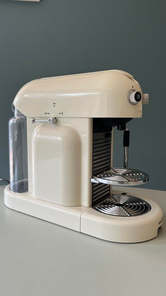 Magimix Nespresso Maestria M400 Ivoor, Machine à espresso, Réservoir d'eau amovible, Dosettes et capsules de café, Utilisé