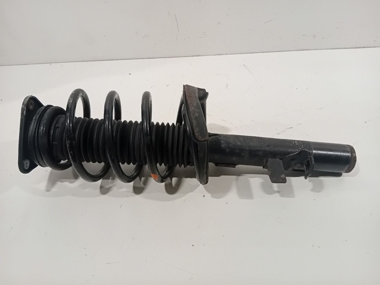 Veerpoot links voor Ford Focus, Onderdelen@venauto.nl, Van der Ven Autorecycling B.V., Gebruikt, Ettenseweg 76, 4706 PB Roosendaal, The Netherlands