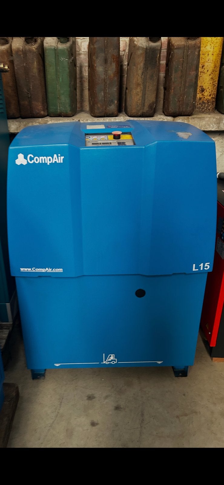 2 schroefcompressoren l 11 px per stuk 1799 eur tel., Zakelijke goederen, Kantoor en Winkelinrichting | Onderdelen, Ophalen of Verzenden