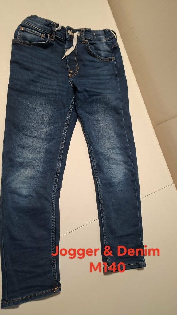 Maat 140 jongen Jogger jeans 3.50€, Ophalen, Zo goed als nieuw, Jongen, Broek