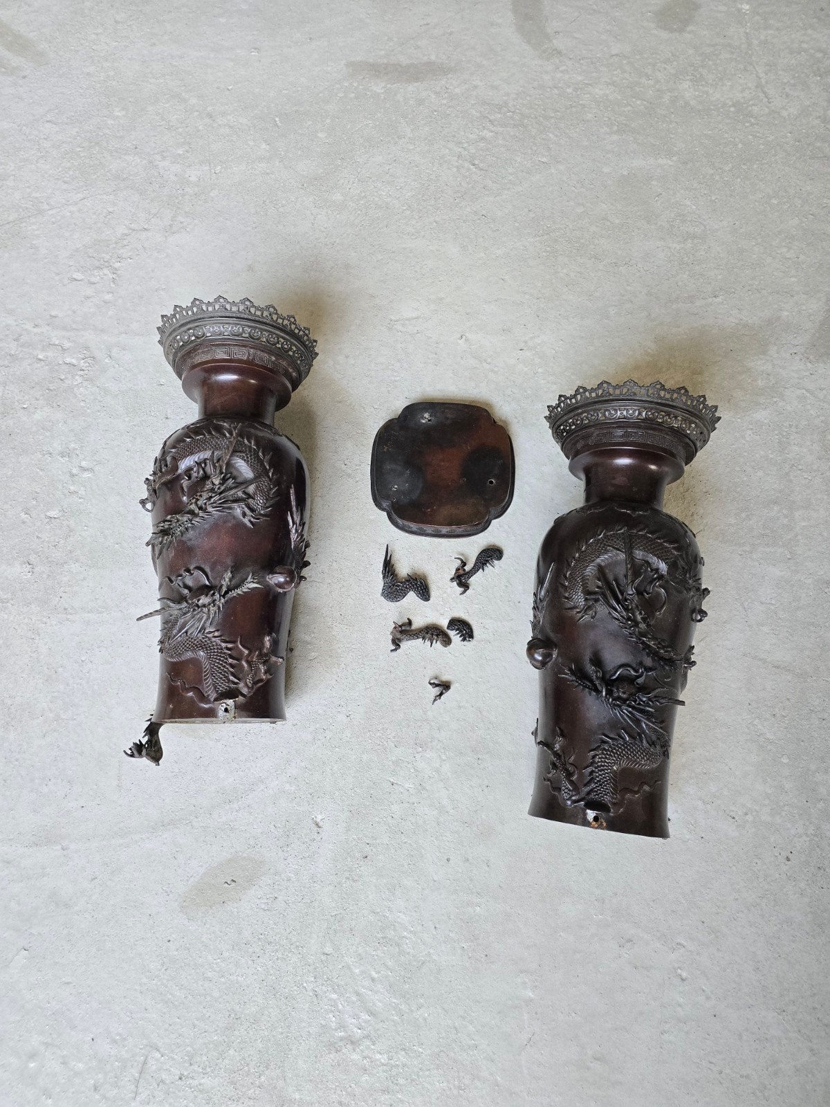 japanse antieke bronzen draken vazen, Ophalen, Brons