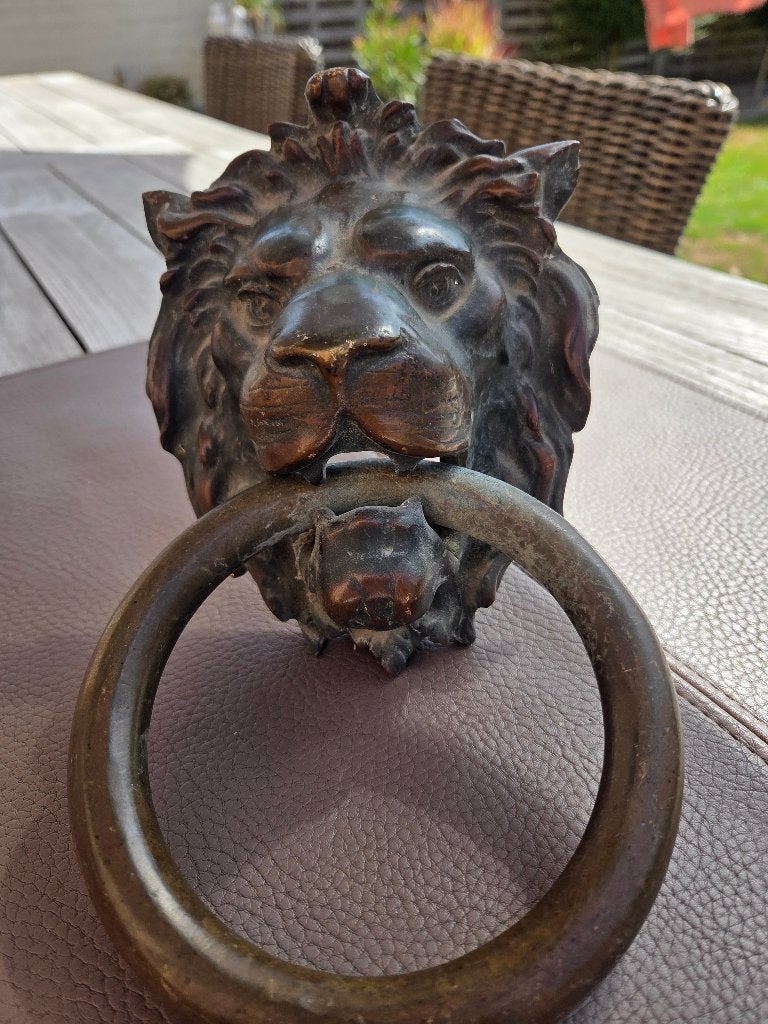 Antieke bronzen deurklopper, Ophalen of Verzenden, Brons
