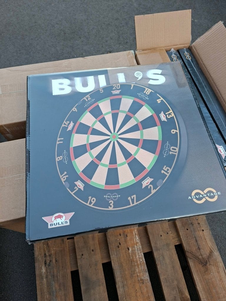 Winmau Blade 6 = 65 euro,Bull s Advantage = 70 euro !, Enlèvement, Neuf, Cible de fléchettes