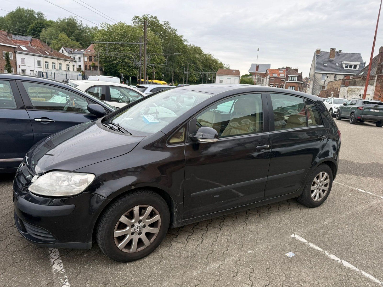 Volkswagen Golf 5 Plus – 1.6 FSI 116ch – 3 000 €, Lederen bekleding, Beige, Beige, Leder