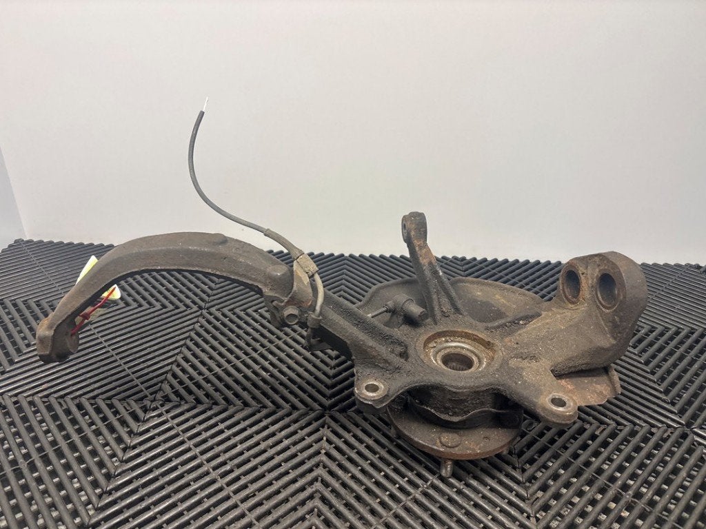 FUSEE RECHTS VOOR 6 Sportbreak (GY19 / 89) (|GJ6A33020|), Hitdorfer Straße 73
51371  Leverkusen, DE, Gebruikt, Mazda, Info@mazda.de