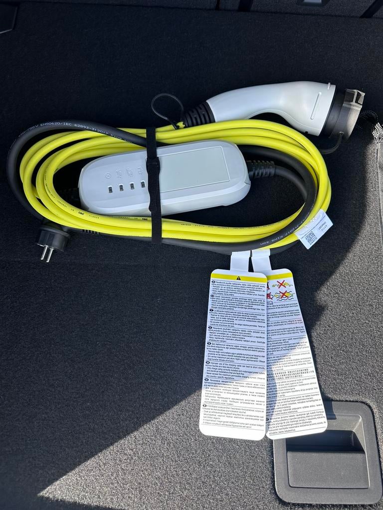 Il s'agit d'un câble de recharge d'urgence Mode 2, Enlèvement ou Envoi, Comme neuf