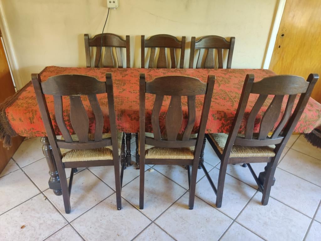 Notelaar tafel met zes stoelen, Huis en Inrichting, Ophalen