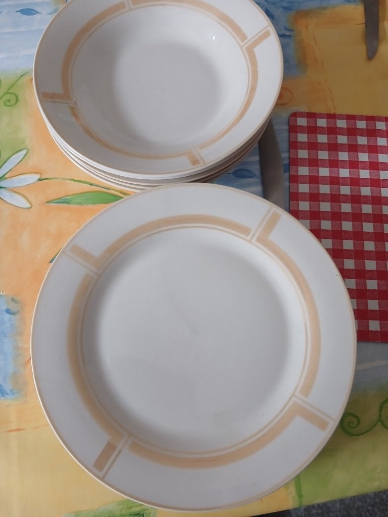 1 lot de 11 assiettes, Huis en Inrichting, Ophalen, Zo goed als nieuw, Overige merken, Bord(en)
