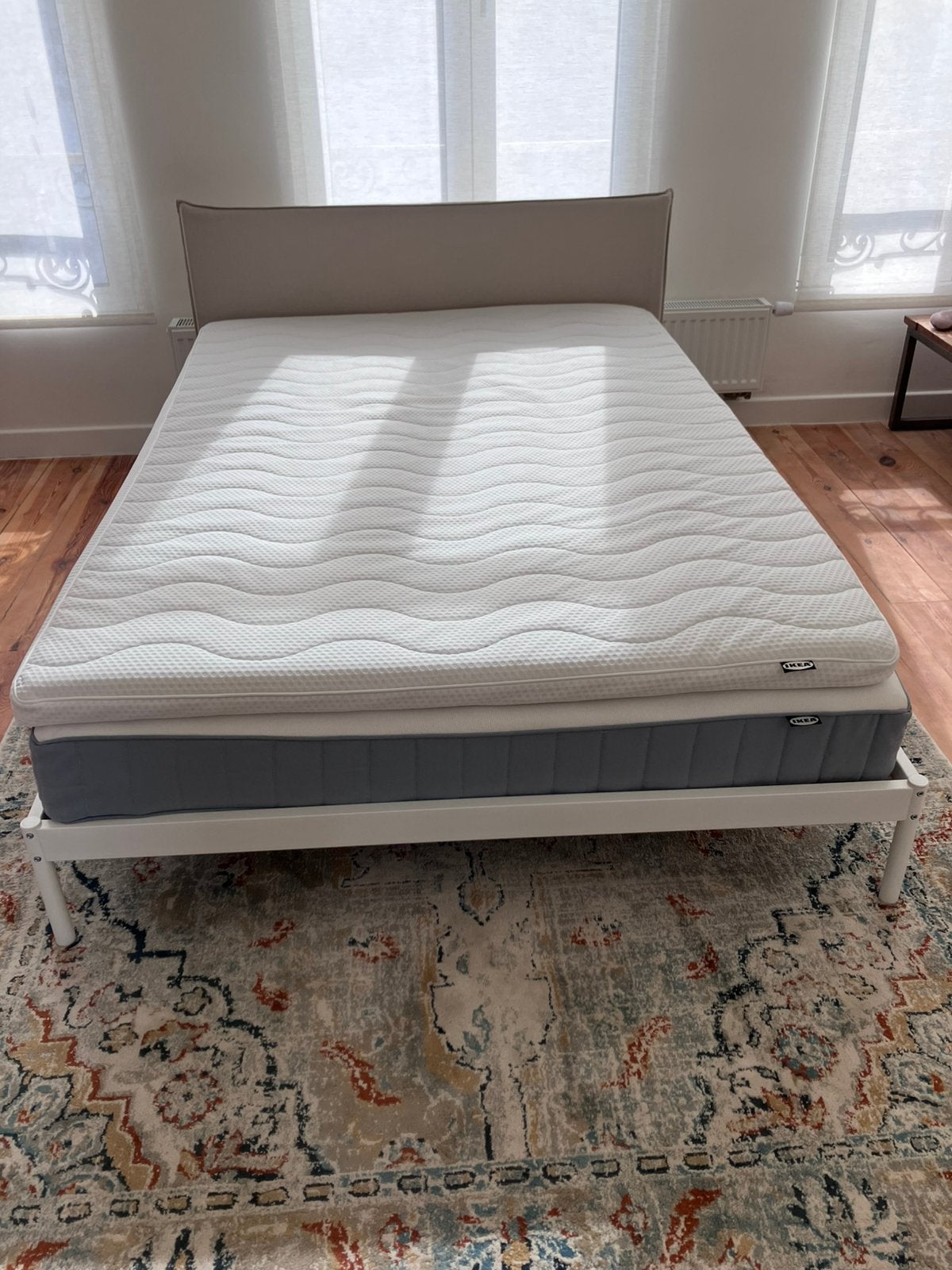 Bed 1.40 met matras en topper Ikea, Huis en Inrichting, Ophalen, 140 cm, Zo goed als nieuw, Twijfelaar