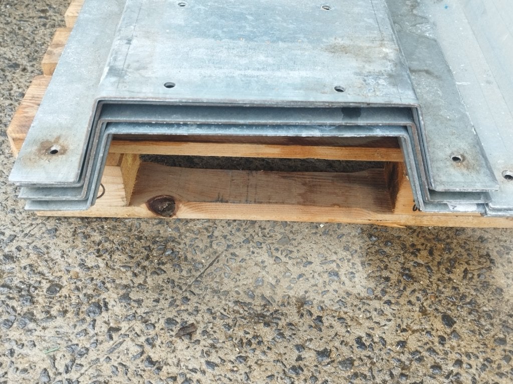 Metalen kabelbrug - opstap - afvoerbescherming - 100 cm, Gebruikt, Metalen kabelbrug - opstap - afvoerbescherming, Kabel of Snoer