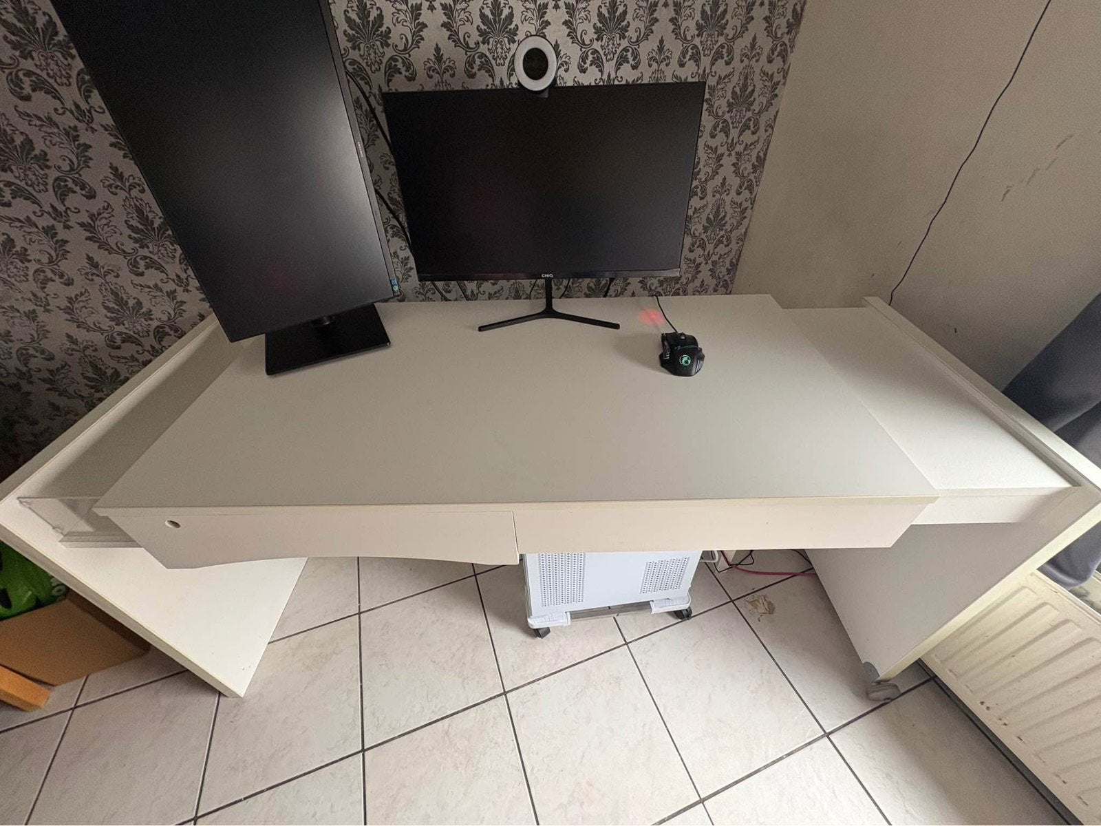 Bureau van zeer goede kwaliteit, Ophalen, Opbergruimte, Zo goed als nieuw, Wit