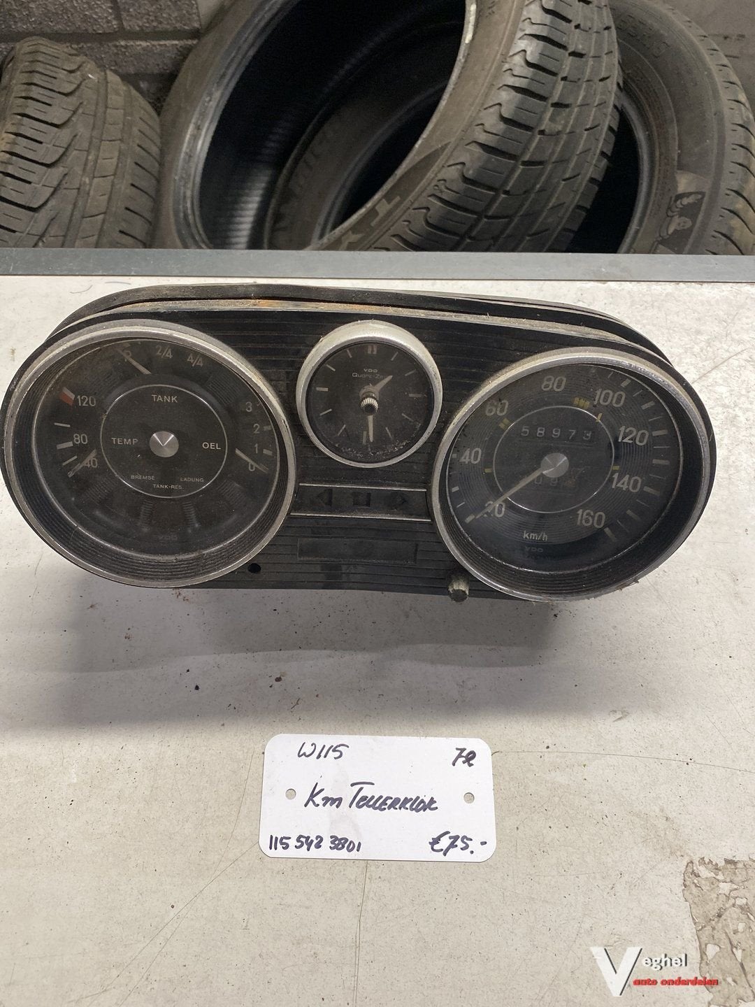 Mercedes W115  Km Tellerklok 115 542 3801, Gebruikt, -, -, Ophalen of Verzenden