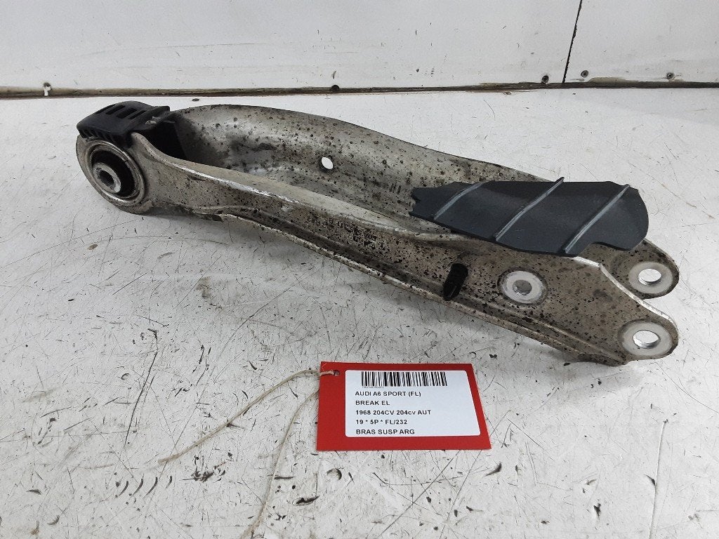 BRAS DE SUSPENSION ARRIÈRE GAUCHE Audi A6 Avant (C8), Mevr. I. Hauben, Audi, Utilisé, Rue de l'Espoir 34 34
4030  GRIVEGNÉE, BE