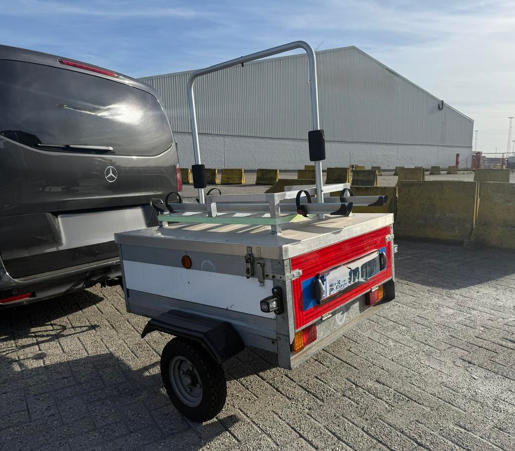 Te huur: gesloten aanhangwagen – ideaal voor vakantie, Enlèvement, Comme neuf