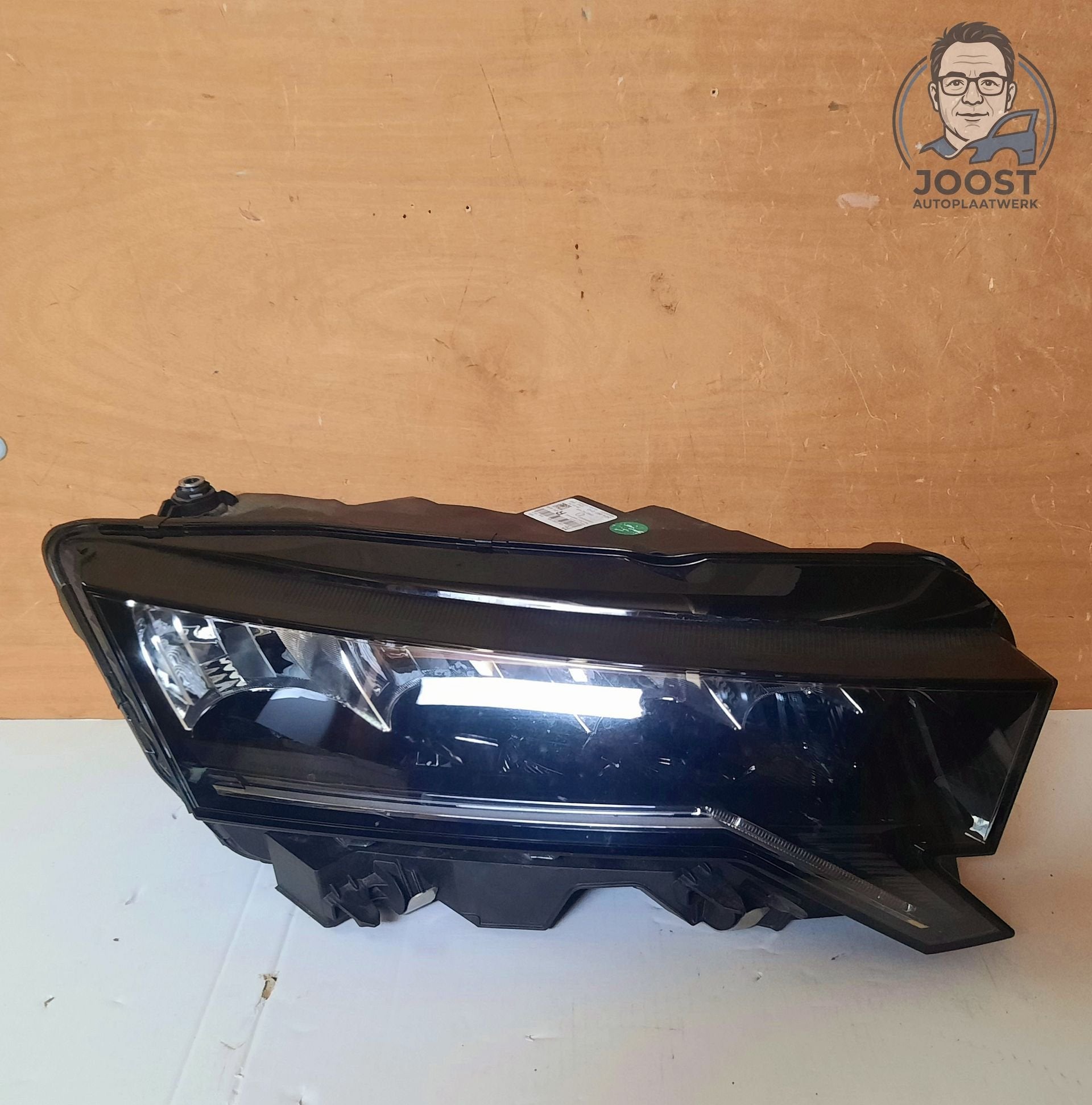 Koplamp LED rechts Skoda Octavia IV FL ->'24 5E4941010, Enlèvement ou Envoi, Origine de la pièce connue, Utilisé, Skoda