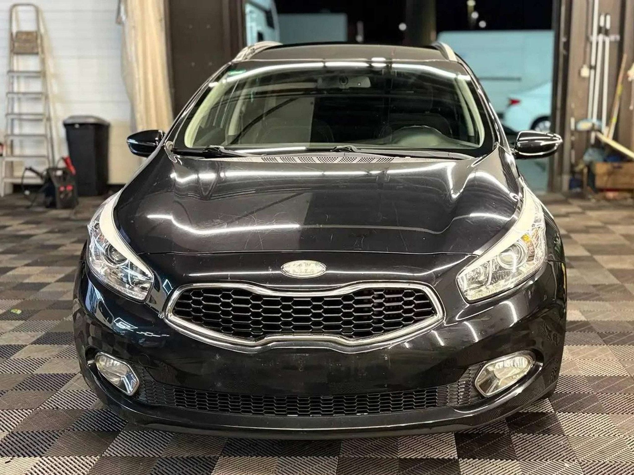 Kia 1.6 CRDi AUTOMAAT bj. 2013 189.389km Euro 5, Autos, Achat, 93 kW, Carnet d'entretien, Noir