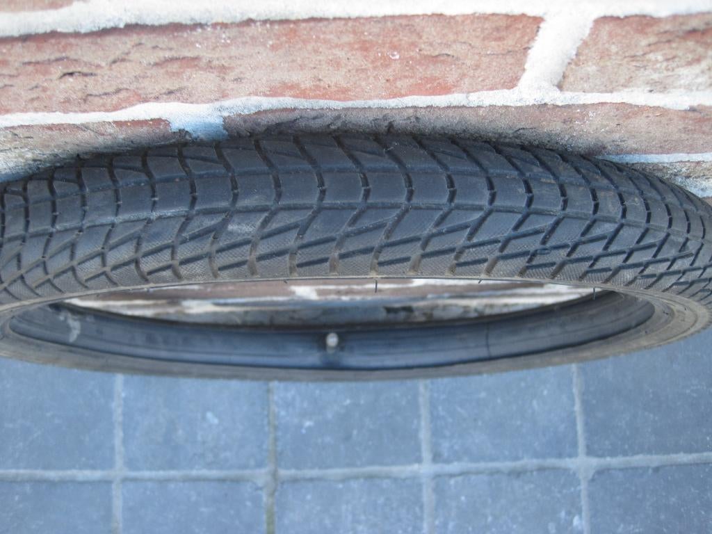 Buiten- + binnenband 20'', Fietsen en Brommers, Ophalen, Gebruikt, BMX, Band