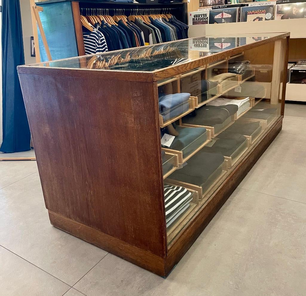 Vintage winkel kast - presentatiemeubel, Antiek en Kunst, Ophalen