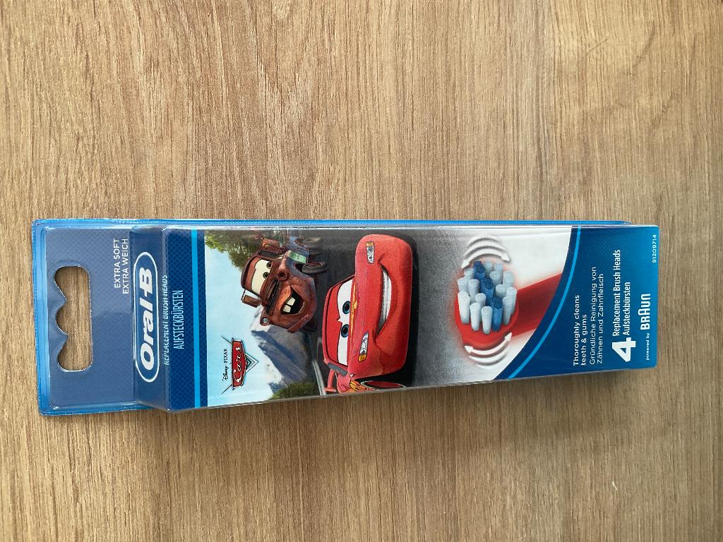 4 Brossettes oral b Cars, Enlèvement, Neuf, Brosse à dents