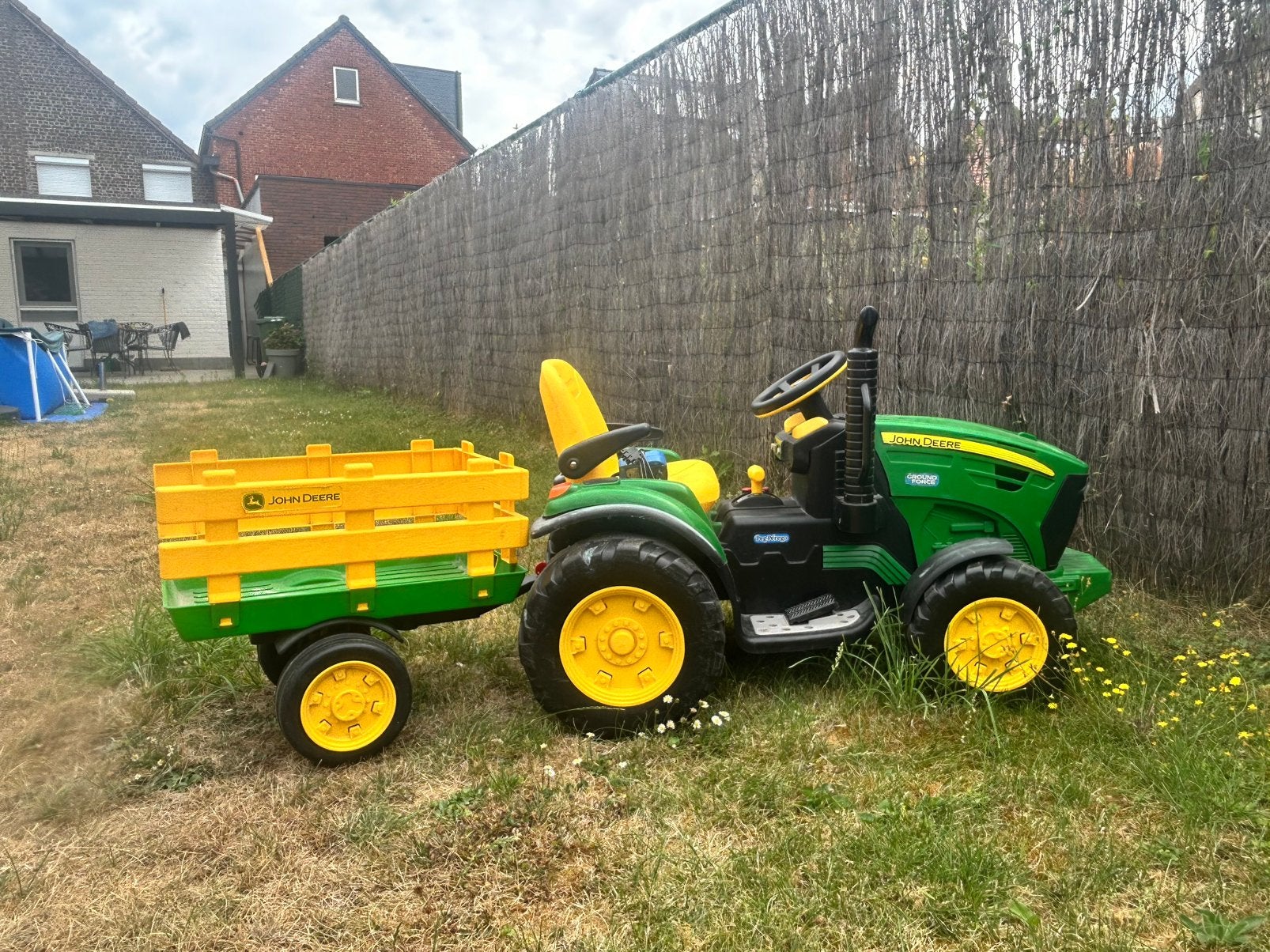 Elektronische kindertractor John Deere, Kinderen en Baby's, Speelgoed | Buiten | Skelters, Ophalen, Gebruikt