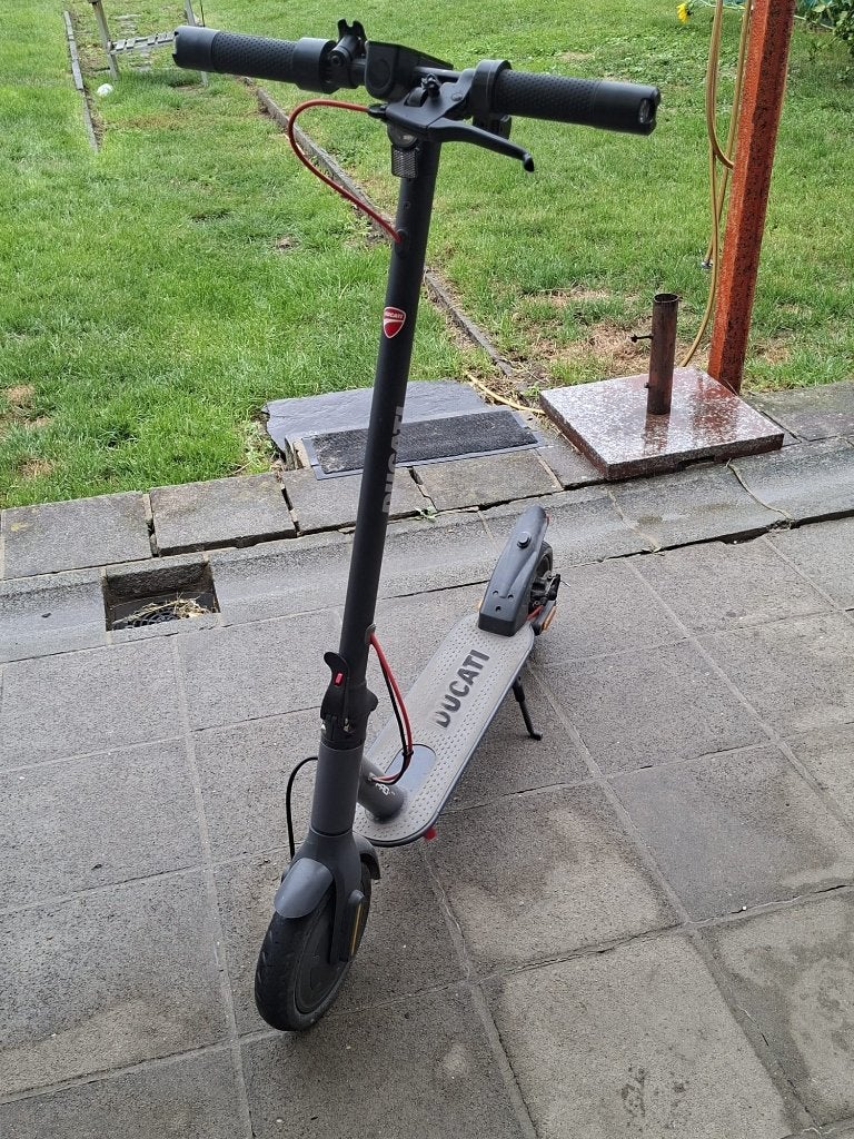 Ducati elektrische scooter, Fietsen en Brommers, Ophalen, Gebruikt, Gewone step, Ducati