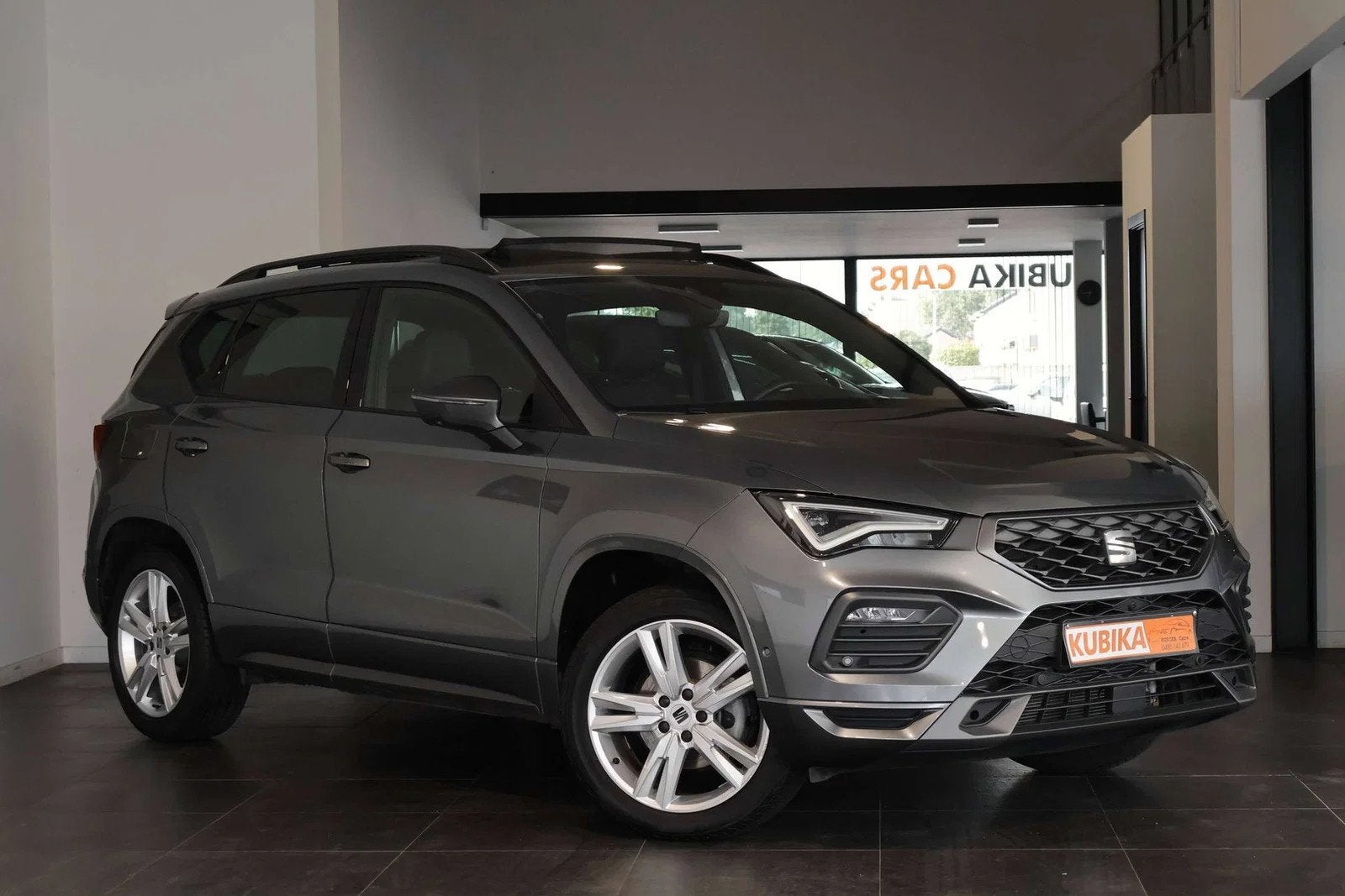 SEAT Ateca Ateca 1.5 TSI FR Edition Dodehoek LijnA ACC PANO, Automaat, 1498 cc, SUV of Terreinwagen, Zilver of Grijs