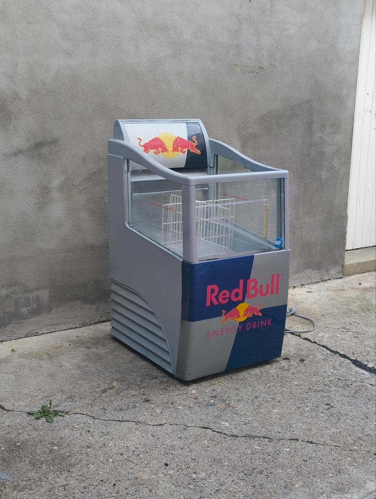 Red Bull dranken frigo – Open Front Cooler, Ophalen
