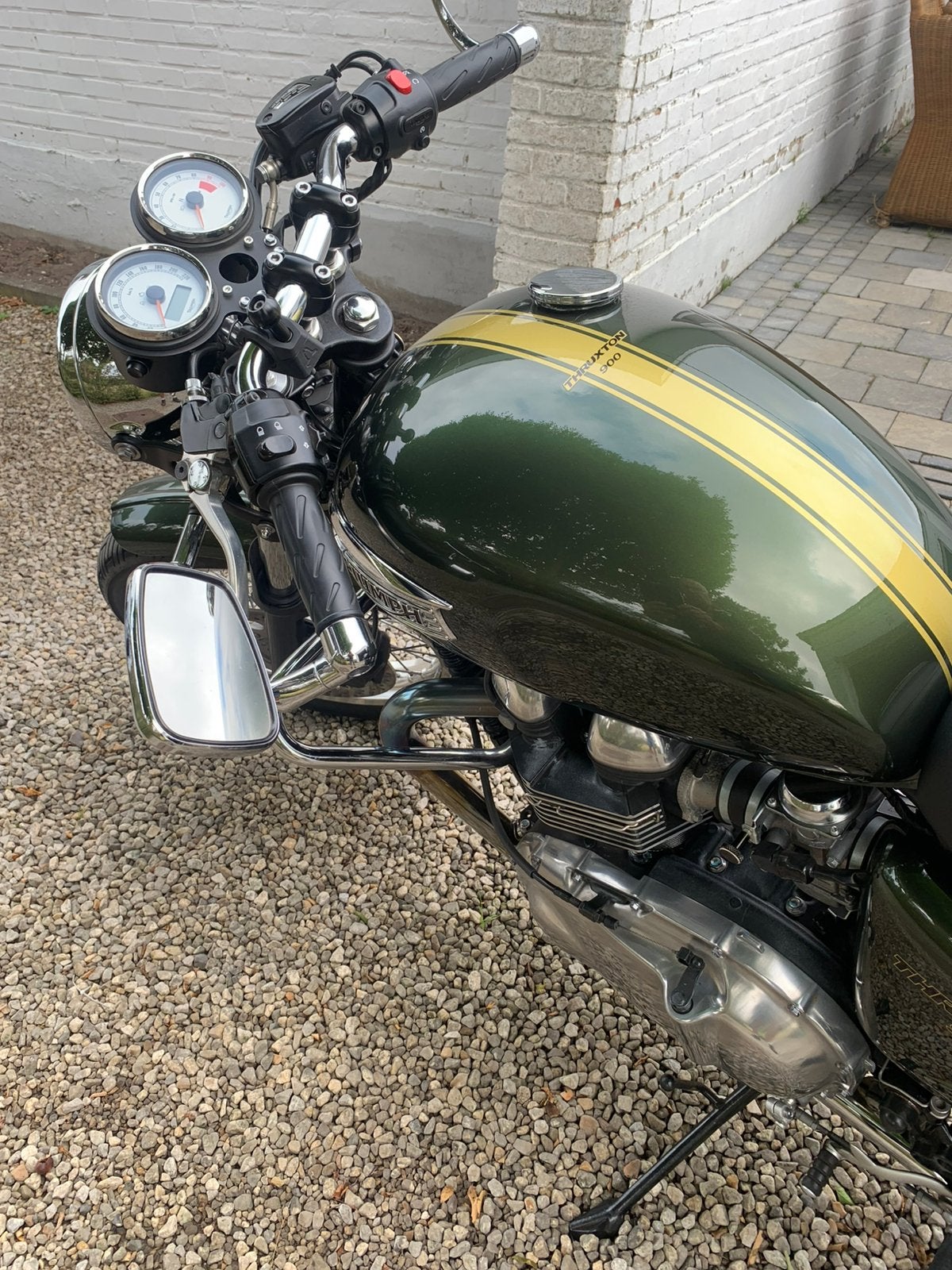 Thrixton 900 efi 15000 km nieuwstaat, Motoren, Motoren | Triumph, 2 cilinders, Sportuitlaat, Nieuw, Motorrijbewijs A