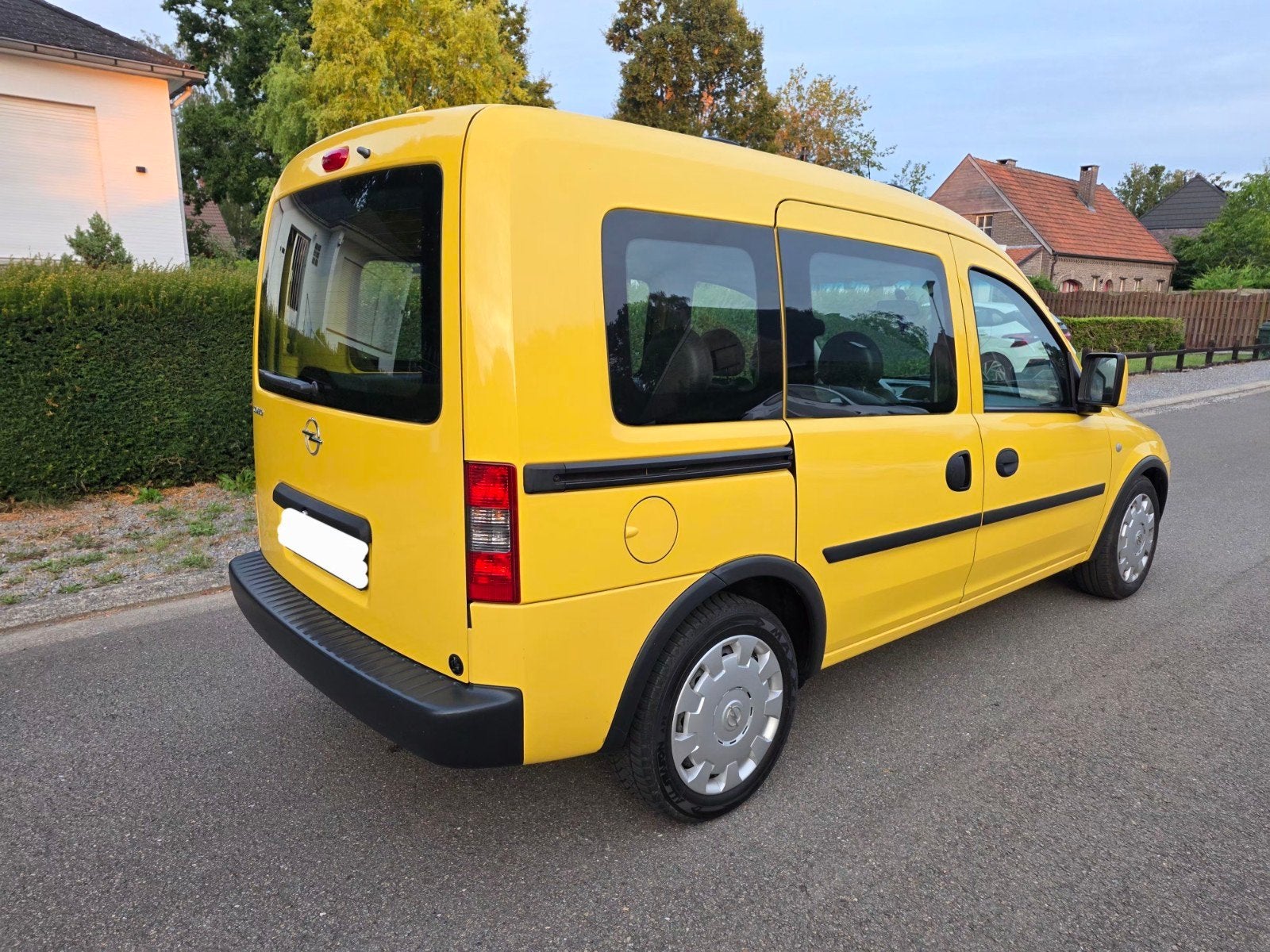 Opel Combo 1.4 essence / 66000 km / Airco / Prêt à Vendre, Autos, Opel, Achat, Jaune, Boîte manuelle, Entretenue par le concessionnaire