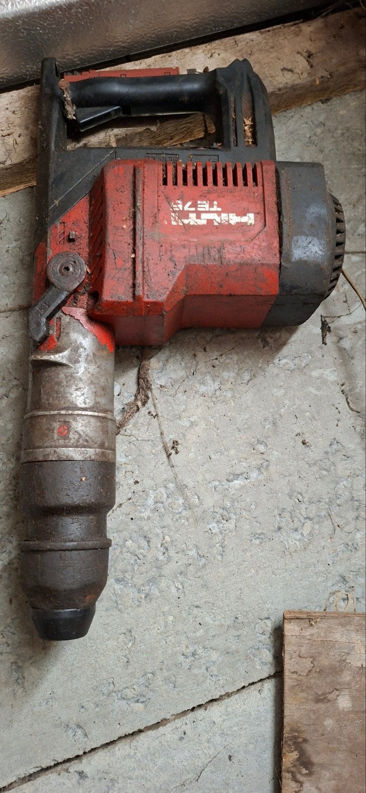 hilti TE75, Ophalen