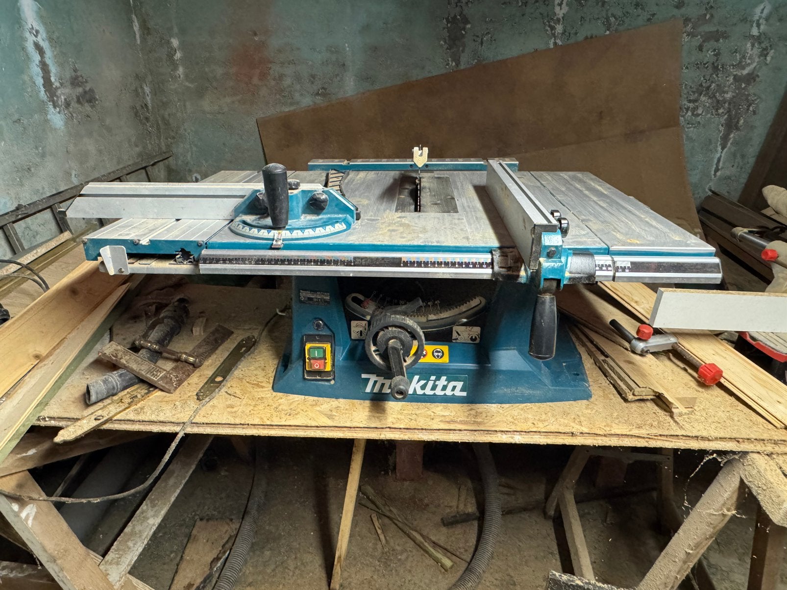 MAKITA MLT100N tafelzaag 260 mm 1500 W, Doe-het-zelf en Bouw, Ophalen, Gebruikt, Overige typen, 30 tot 70 mm