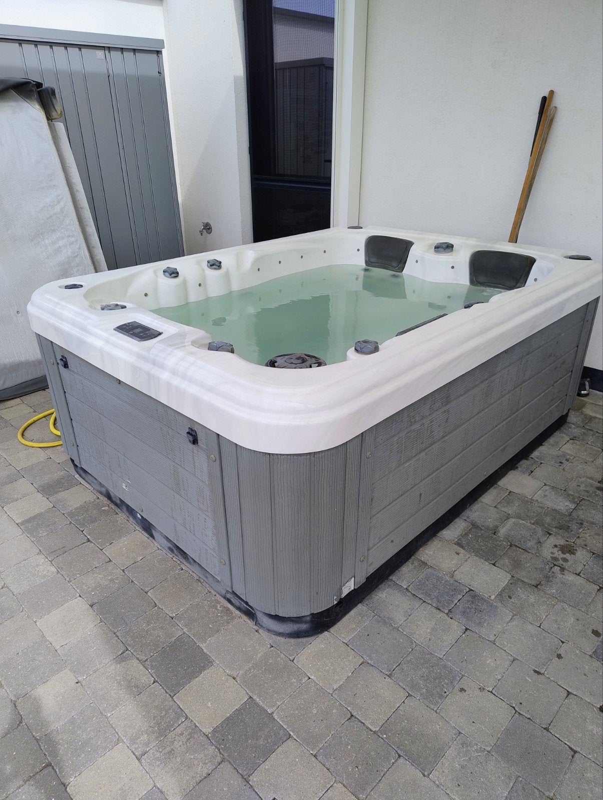 Jacuzzi Q-design Roma, Jardin & Terrasse, Bains à remous et Spas, Enlèvement, Utilisé, Pompe, Fixé