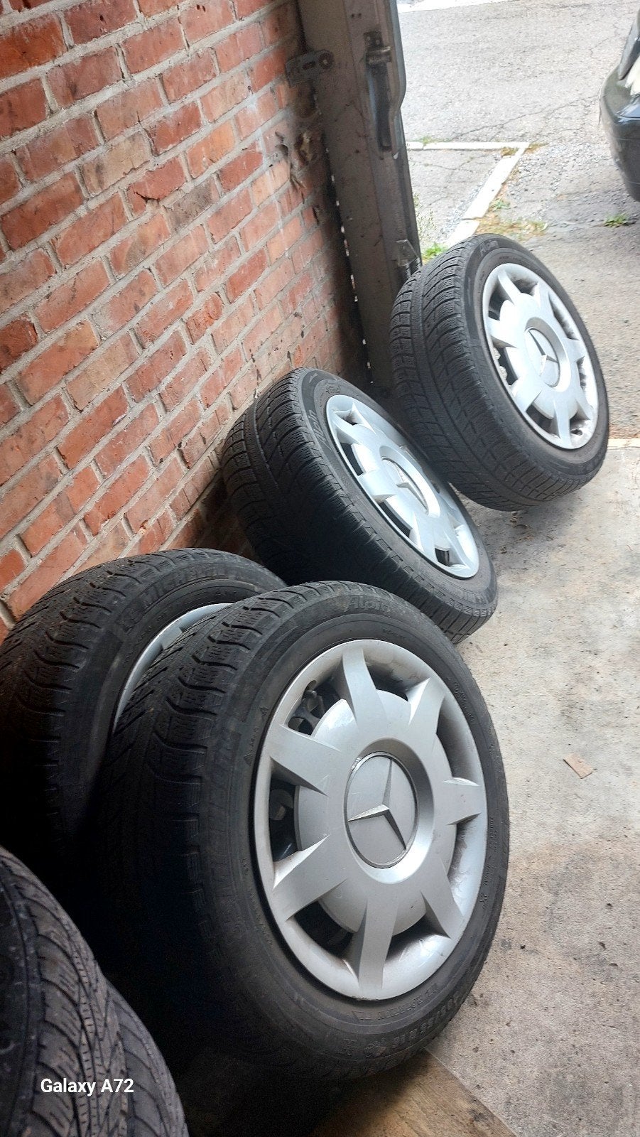 4 banden op velgen Mercedes-Benz 205 55 16, Ophalen, Band(en)