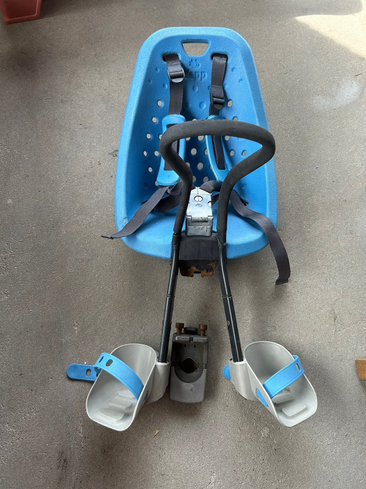 Thule Yepp mini fietsstoelje voor vooraan, Vélos & Vélomoteurs, Accessoires vélo | Sièges de vélo, Siège avant, 0 à 18 kg, Repose-pieds