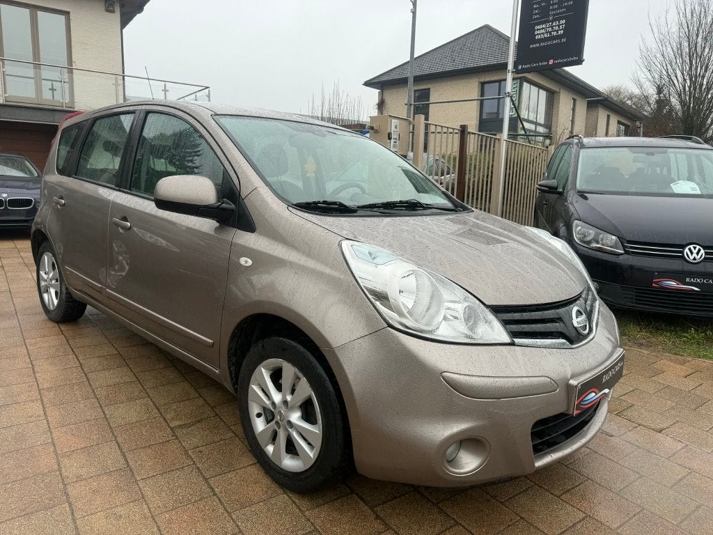 Nissan Note 1.4 benzine, Stof, 139 g/km, https://public.car-pass.be/vhr/2b662b24-5639-446d-a8b2-02665b975c47, 4 cilinders