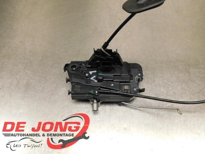 Serrure portière mécanique 4portes avant gauche d'un Ford, -, 3 mois de garantie, -, -