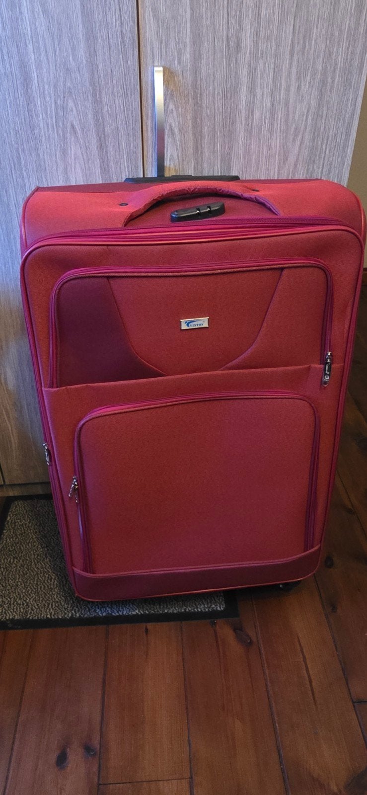 Valise rouge, Enlèvement