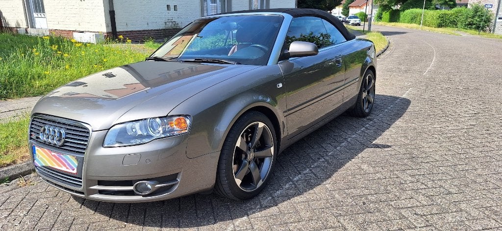 Audi A4 Cabriolet 2.0 Turbo 16v FSI S-line Multitronic, Autos, Cuir, Achat, Cabriolet, Carnet d'entretien