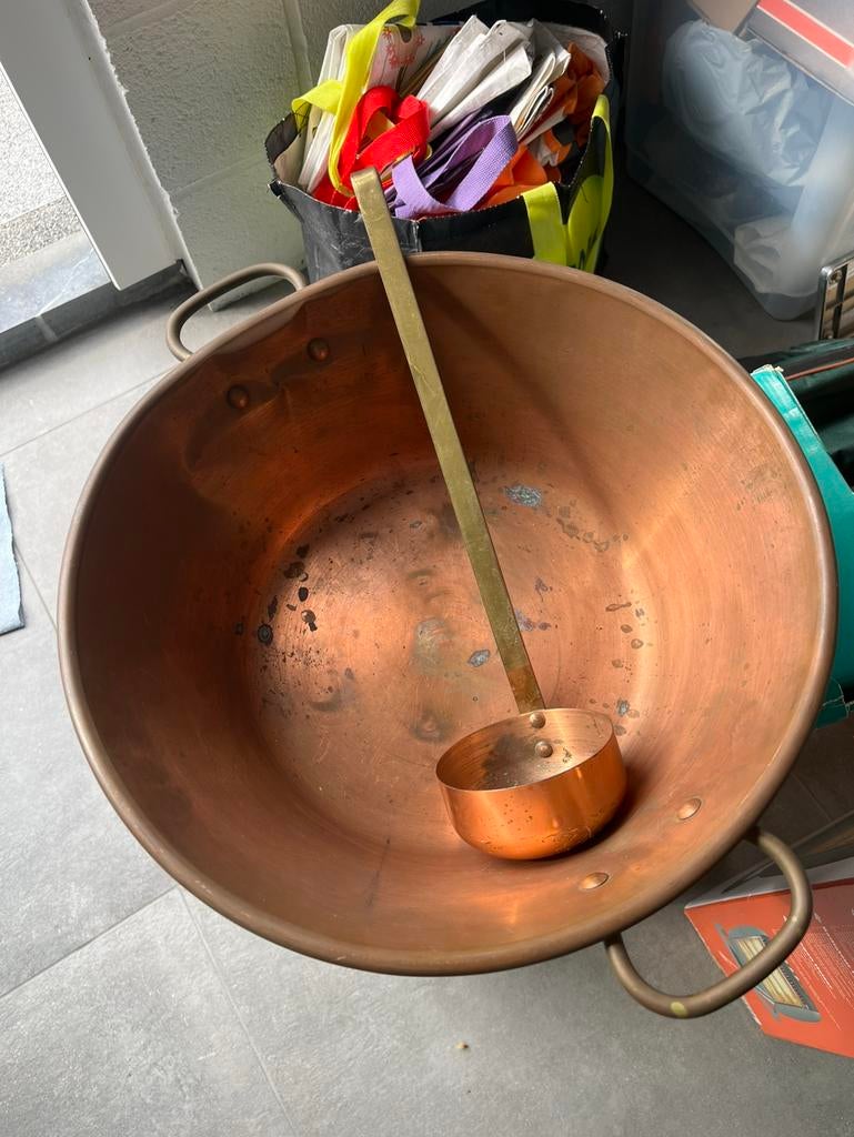 Bassine à confiture, Enlèvement, Cuivre