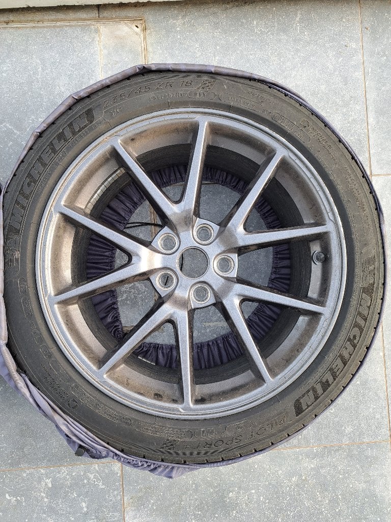 Tesla Model 3 - Set de roues 18 pouces + housses + support, Autos : Pièces & Accessoires, Pneus et Jantes, Pneus été, 18 pouces