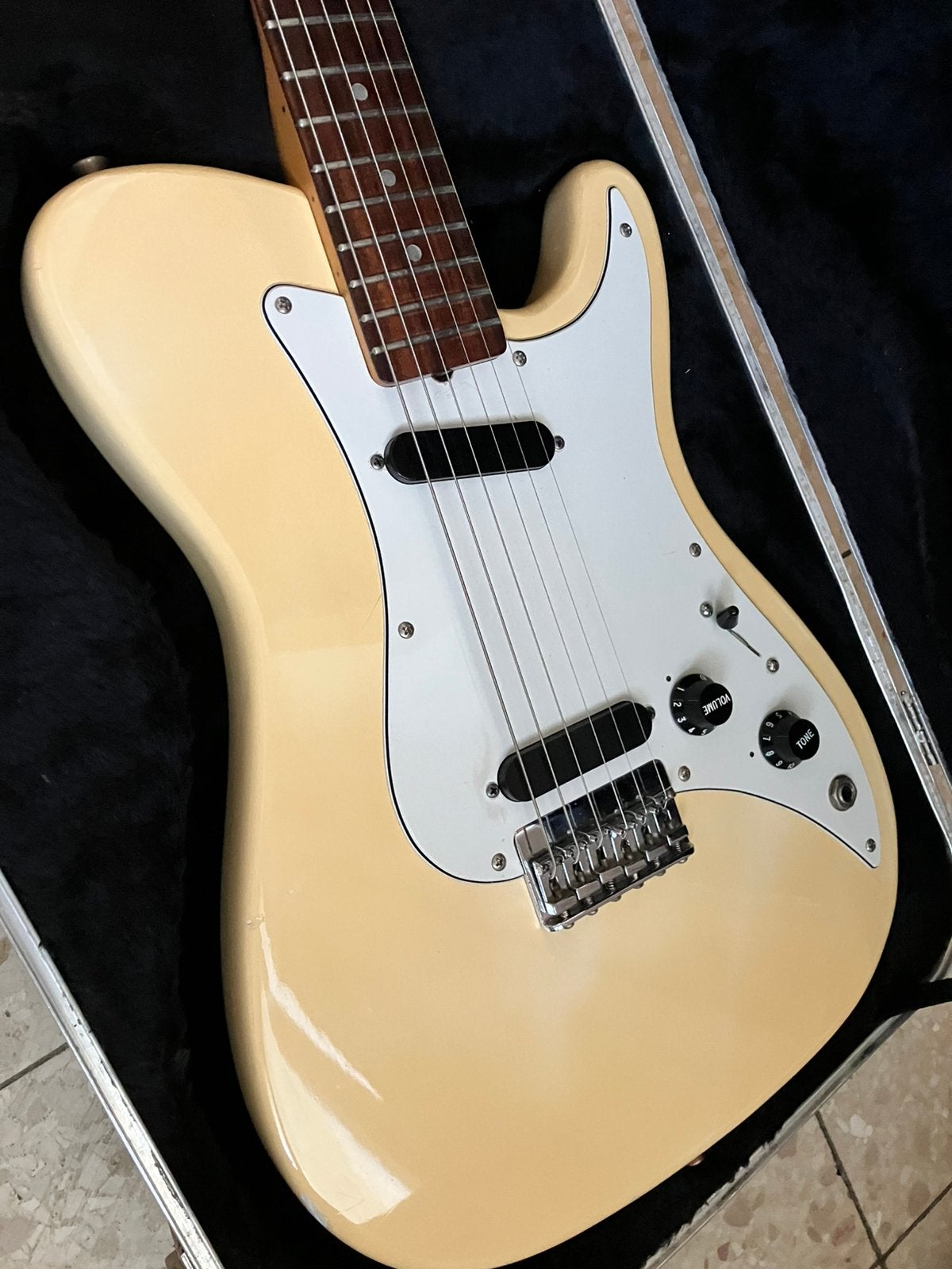 Te ruil: Fender Bullet Deluxe (USA) uit 1981, Musique & Instruments, Enlèvement, Comme neuf, Solid body, Fender
