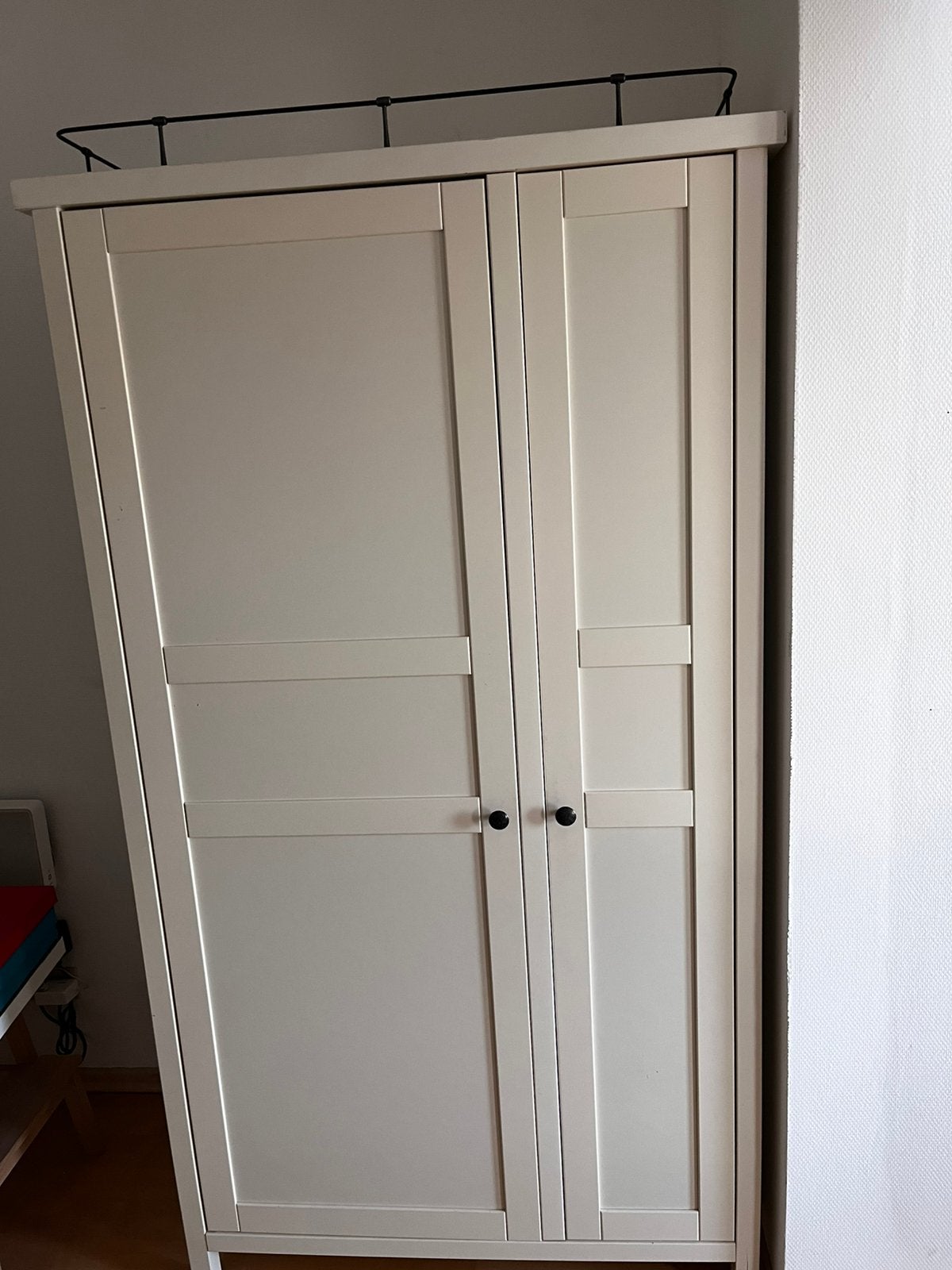 Hemnes kleerkast, Ophalen, Met deur(en), Gebruikt, 100 tot 150 cm