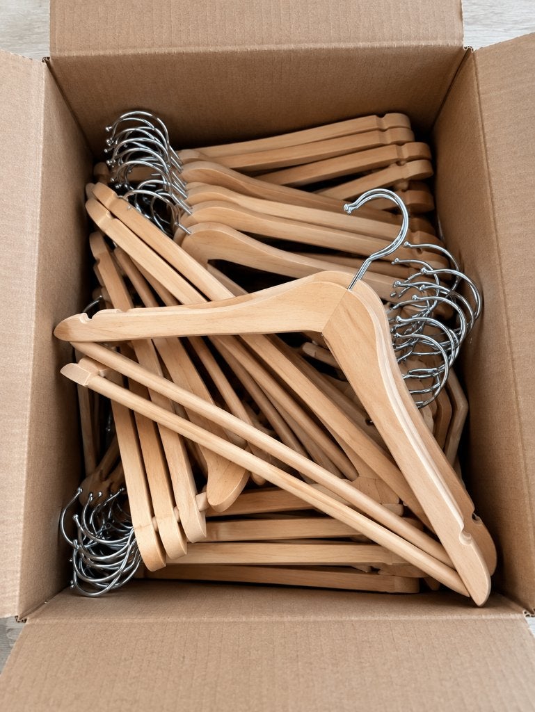 50 Houten kleerhangers, Vêtements | Femmes, Enlèvement ou Envoi, Utilisé, Bois, Adultes