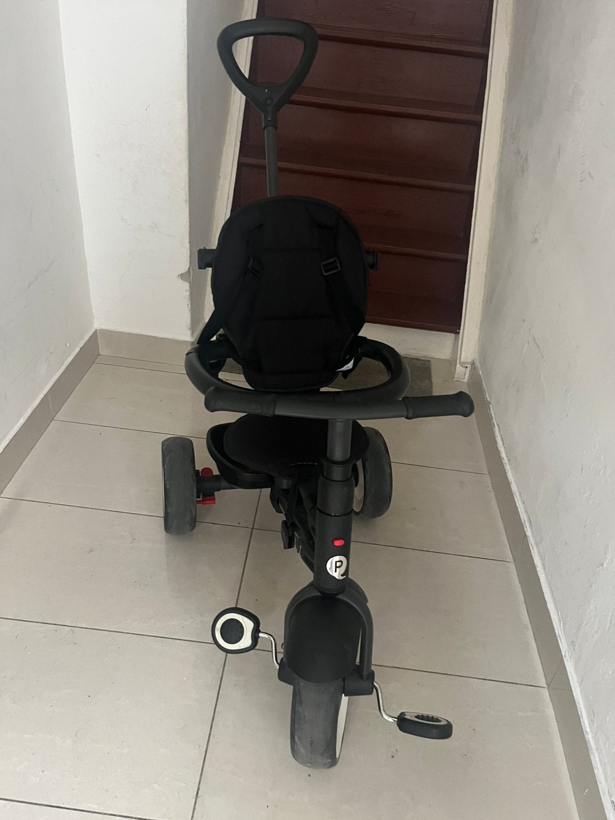 Kinderdriewieler met duwstang, Sport en Fitness, Fitnessmaterialen, Ophalen, Zo goed als nieuw