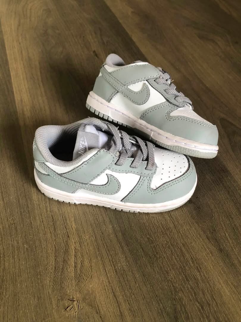 Nike dunks 23,5, Kinderen en Baby's, Ophalen of Verzenden, Zo goed als nieuw