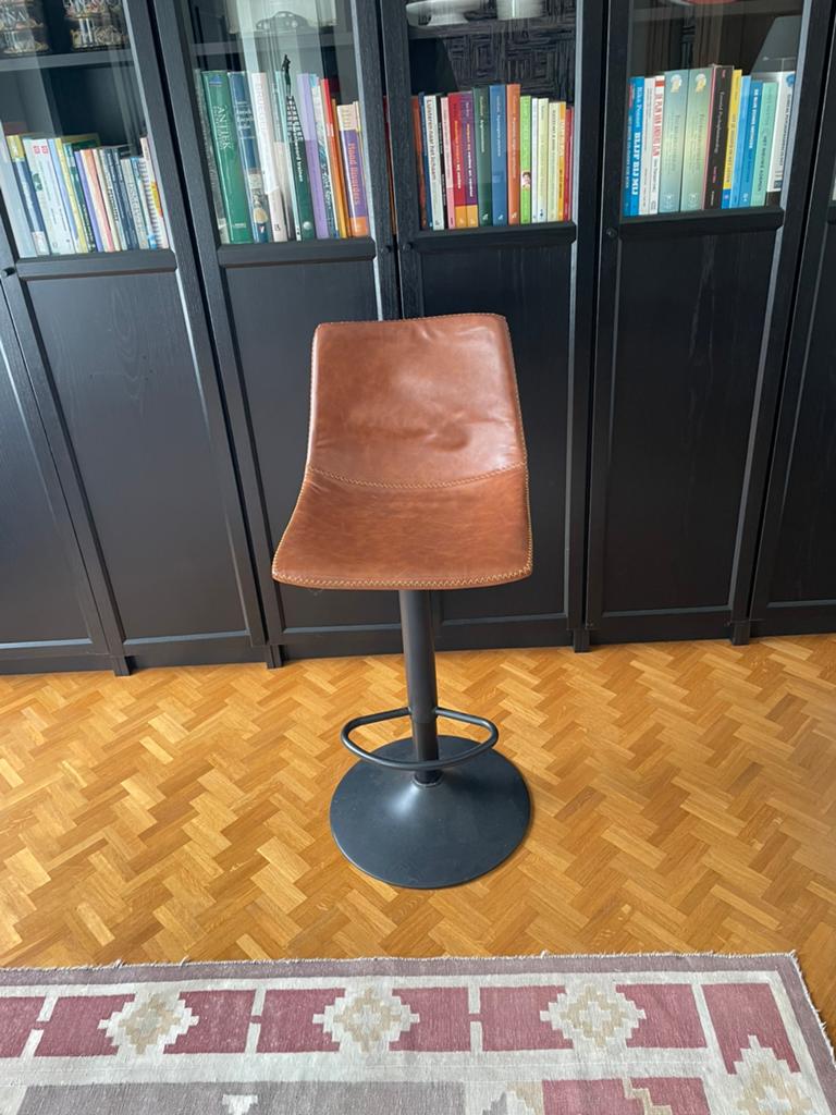 Barstoel, Ophalen, Zo goed als nieuw